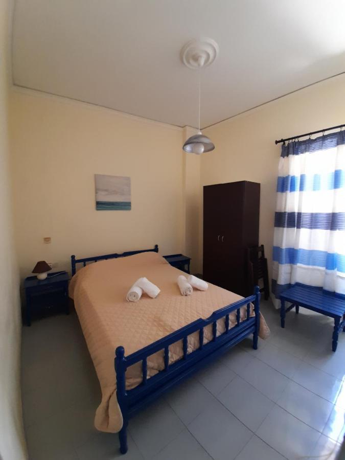 Old Harbor Apartments Spetses Town Bagian luar foto