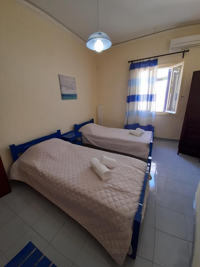 Old Harbor Apartments Spetses Town Bagian luar foto