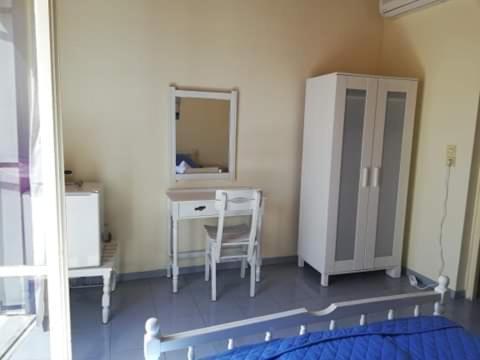 Old Harbor Apartments Spetses Town Bagian luar foto
