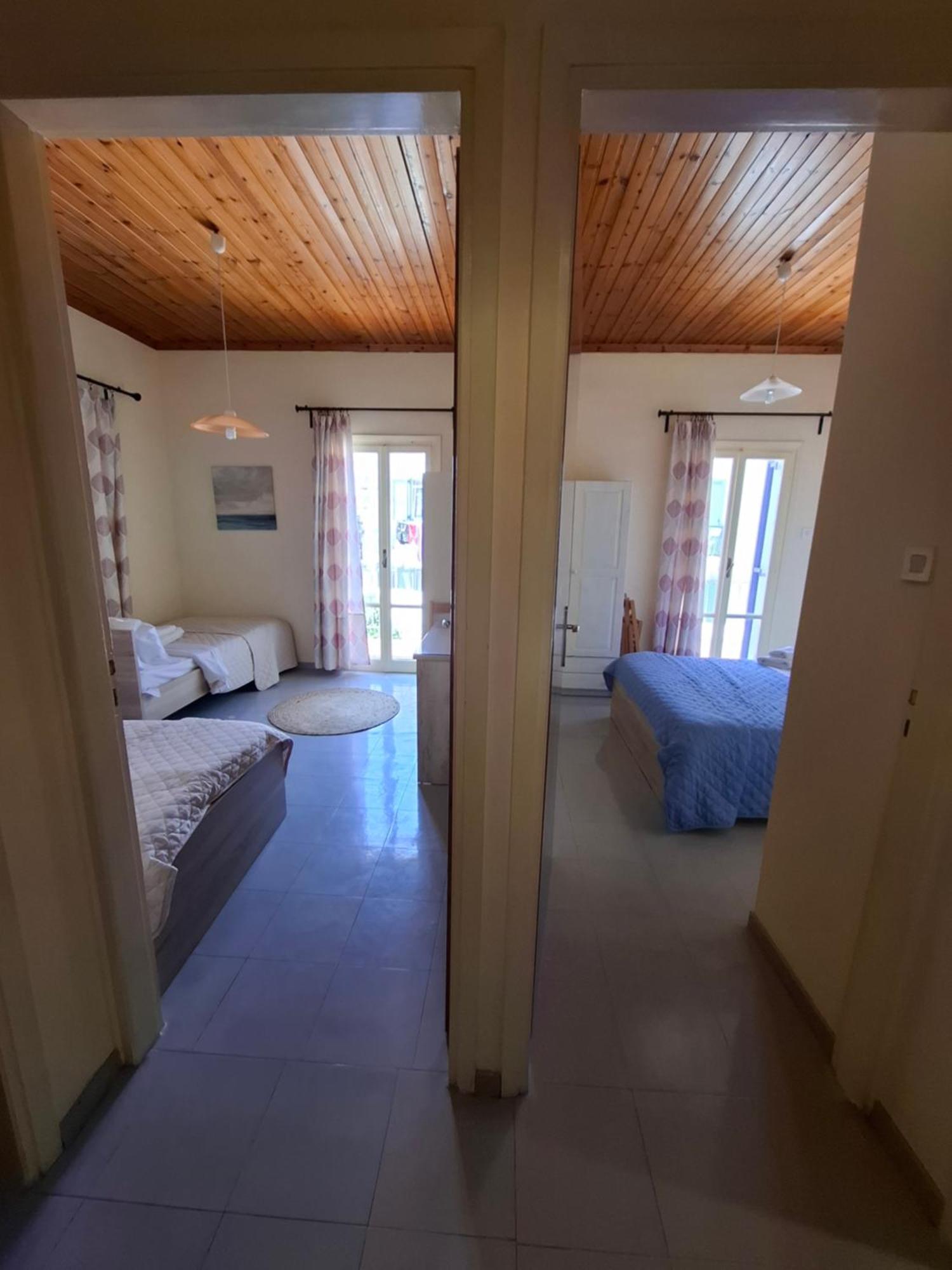 Old Harbor Apartments Spetses Town Bagian luar foto
