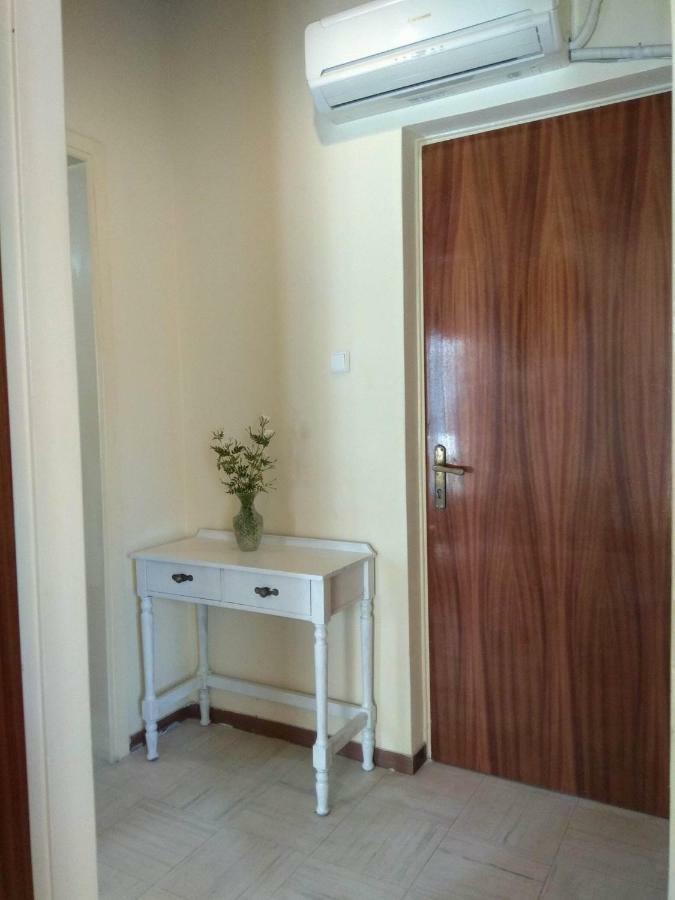 Old Harbor Apartments Spetses Town Bagian luar foto